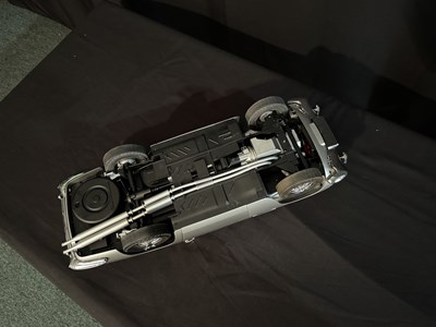 Lot James Bond Aston Martin DB5 1/8 Scale