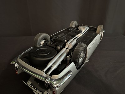 Lot James Bond Aston Martin DB5 1/8 Scale