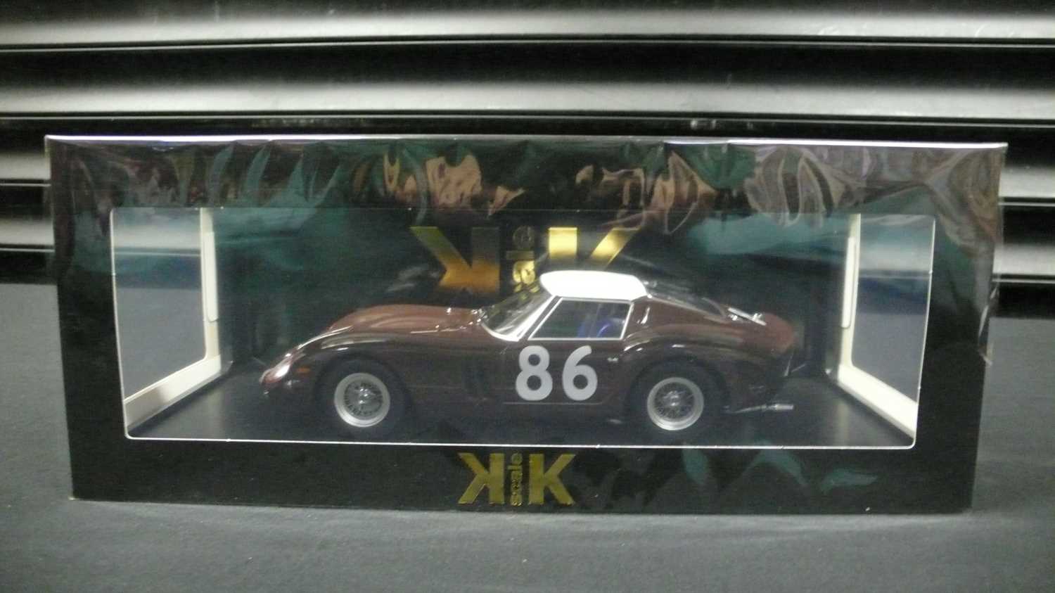 Lot Ferrari Banner and Model