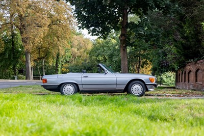Lot 1987 Mercedes-Benz 420 SL