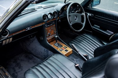 Lot 1987 Mercedes-Benz 420 SL