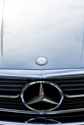 Lot 1987 Mercedes-Benz 420 SL