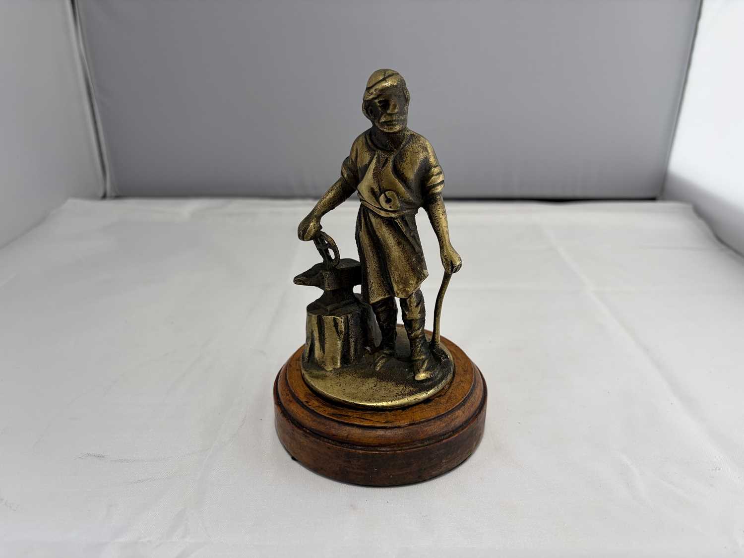 Lot Vulcan ‘Blacksmith’ Radiator Mascot