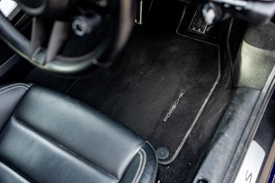 Lot 2019 Porsche 911/992 Carrera 4S