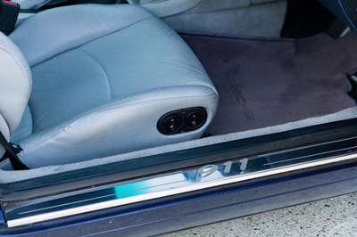 Lot 1994 Porsche 911/993 Carrera 2