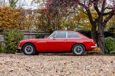 Lot 110 - 1972 MGB GT