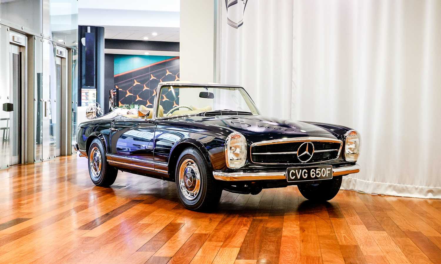Lot 161 - 1968 Mercedes-Benz 280 SL ‘Pagoda’