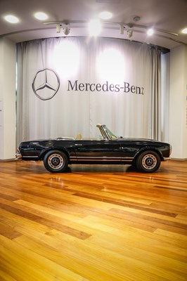 Lot 1968 Mercedes-Benz 280 SL ‘Pagoda’ (W113)