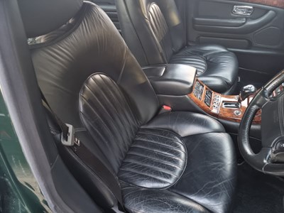 Lot 284 - 2000 Bentley Arnage Red Label