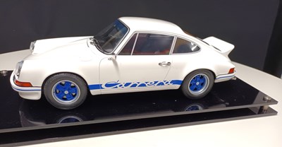 Lot 101 - Porsche 911 Scale Model