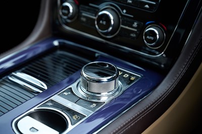 Lot 123 - 2011 Jaguar XJ 5.0 V8 Portfolio