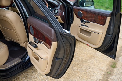 Lot 123 - 2011 Jaguar XJ 5.0 V8 Portfolio