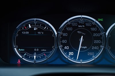 Lot 123 - 2011 Jaguar XJ 5.0 V8 Portfolio