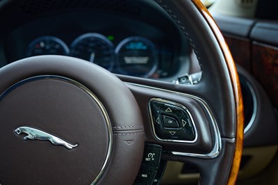 Lot 123 - 2011 Jaguar XJ 5.0 V8 Portfolio