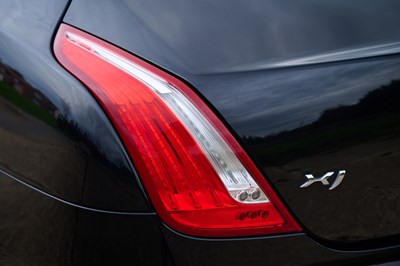 Lot 123 - 2011 Jaguar XJ 5.0 V8 Portfolio