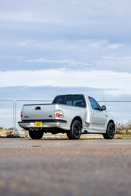 Lot 193 - 2002 Ford F-150 SVT Lightning
