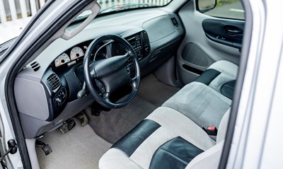 Lot 193 - 2002 Ford F-150 SVT Lightning