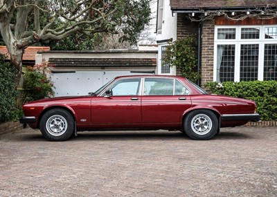 Lot 104 - 1990 Daimler Double-Six Series III (5.3 Litre)