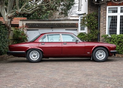 Lot 104 - 1990 Daimler Double-Six Series III (5.3 Litre)