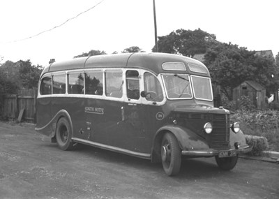 Lot 221 - 1949 Bedford OB Straight Liner Bus/Coach by Duple