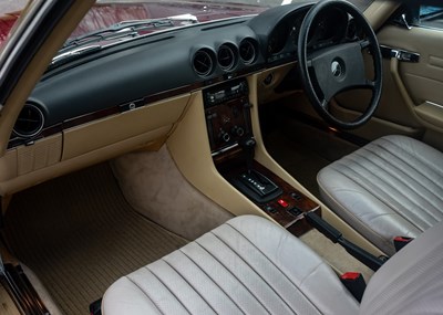 Lot 264 - 1985 Mercedes-Benz 500 SL