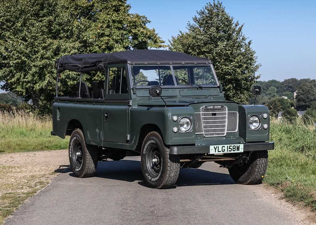 Lot 183 - 1981 Land Rover Series III 109