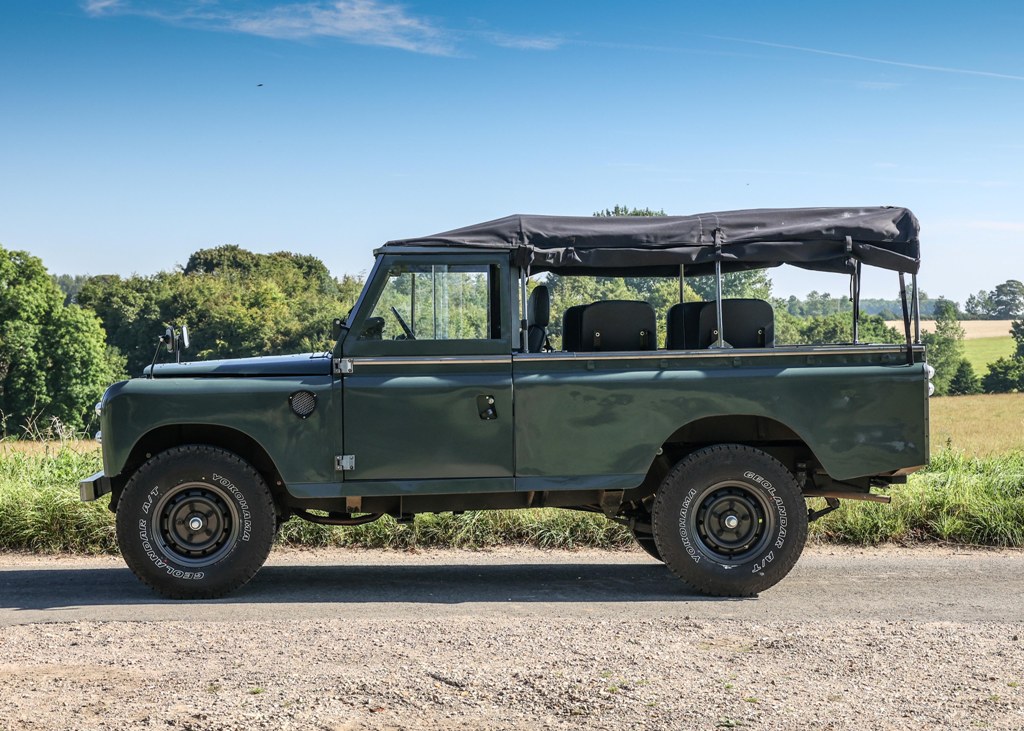 Lot 183 - 1981 Land Rover Series III 109