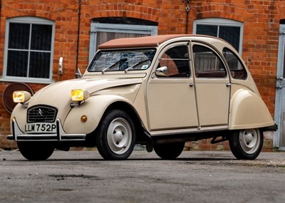 Lot 105 - 1975 Citroën 2CV6 Club