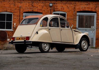 Lot 105 - 1975 Citroën 2CV6 Club