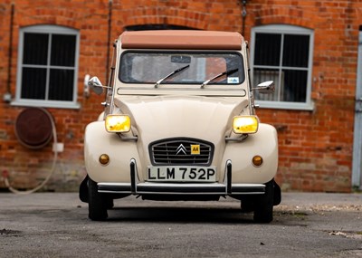 Lot 105 - 1975 Citroën 2CV6 Club