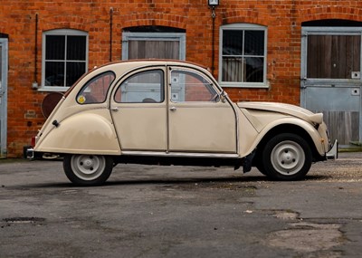 Lot 105 - 1975 Citroën 2CV6 Club