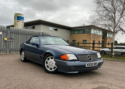 Lot 122 - 1993 Mercedes-Benz SL300