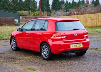 Lot 268 - 2010 Volkswagen Golf SE TSi S-A