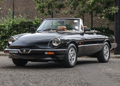 Lot 256 - 1975 Alfa Romeo Spider