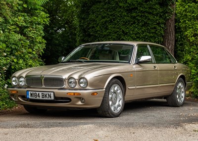 Lot 277 - 2000 Daimler V8