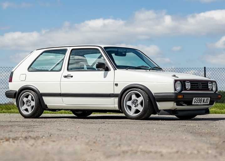 Golf R 1990 Lot 216 - 1990 Volkswagen Golf Custom Restomod
