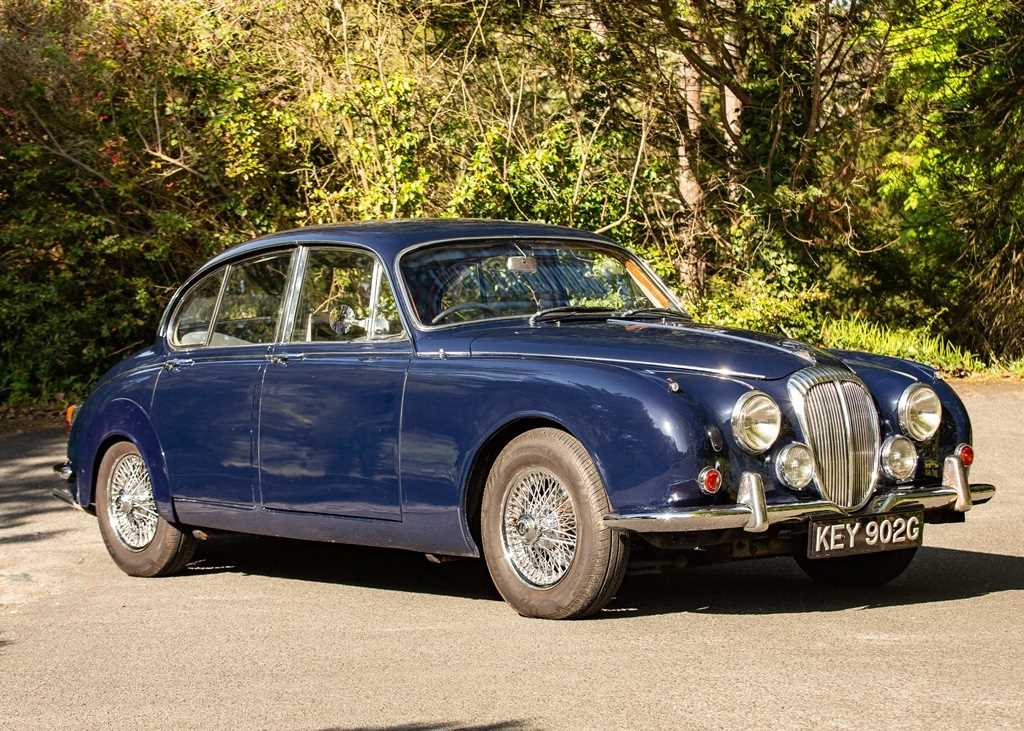 Lot 155 1969 Daimler V8 250 Lot 155 1969 Daimler V8 250