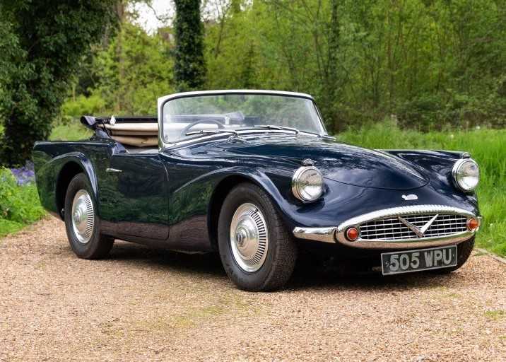 Click for high resolution Lot 138 - 1961 Daimler SP250 Dart ‘B’ Specification