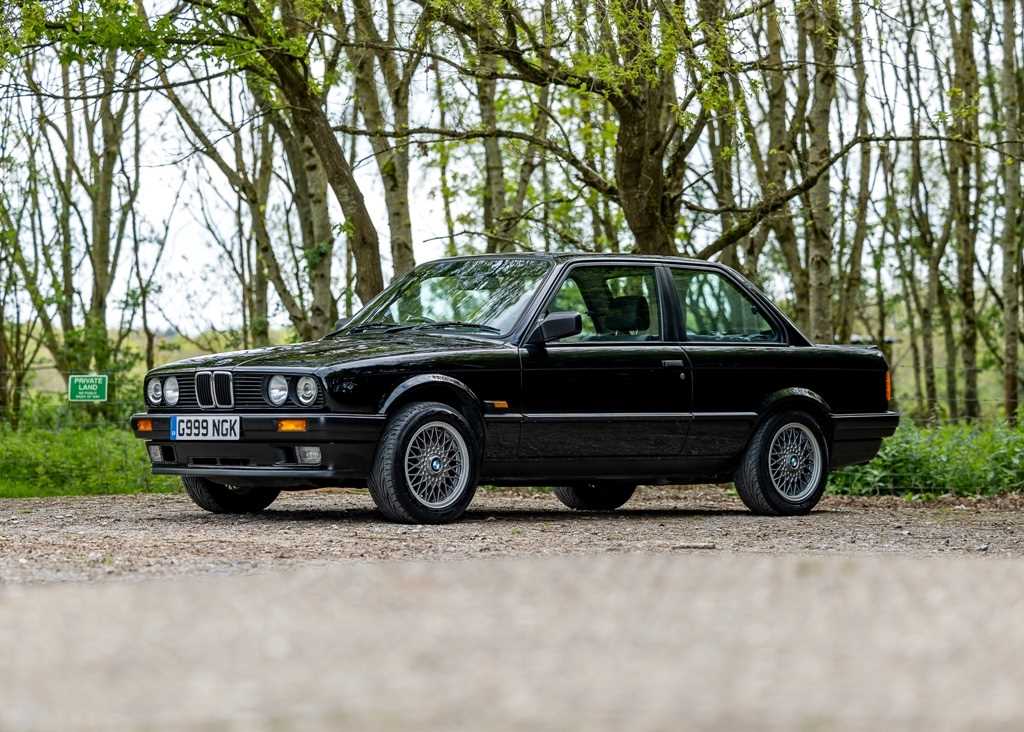 Lot 252 - 1989 BMW 325i