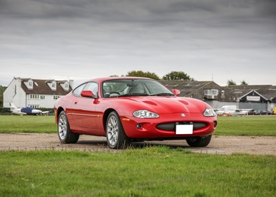 Lot 225 - 1998 Jaguar XKR Coupé