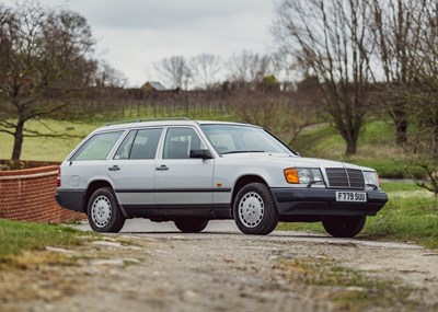 Lot 255 - 1989 Mercedes-Benz 300TE 4Maric