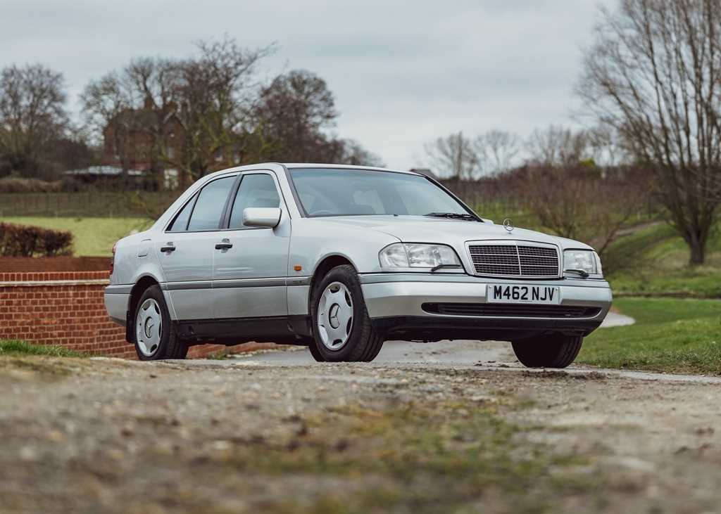 Lot 102 - 1995 Mercedes-Benz C280