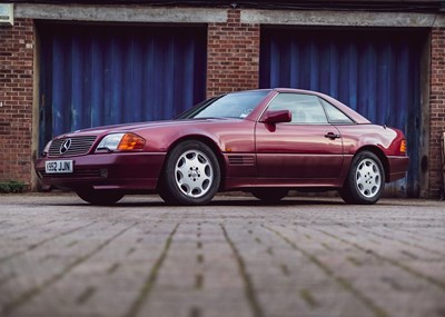 Lot 215 - 1992 Mercedes-Benz SL300