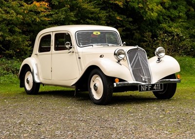 Lot 124 - 1948 Citroën Traction Light 15 (Small Boot)