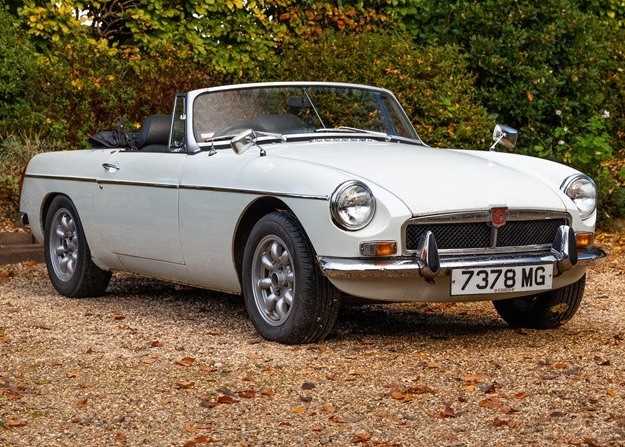 Click for high resolution Lot 112 - 1973 MG B Roadster