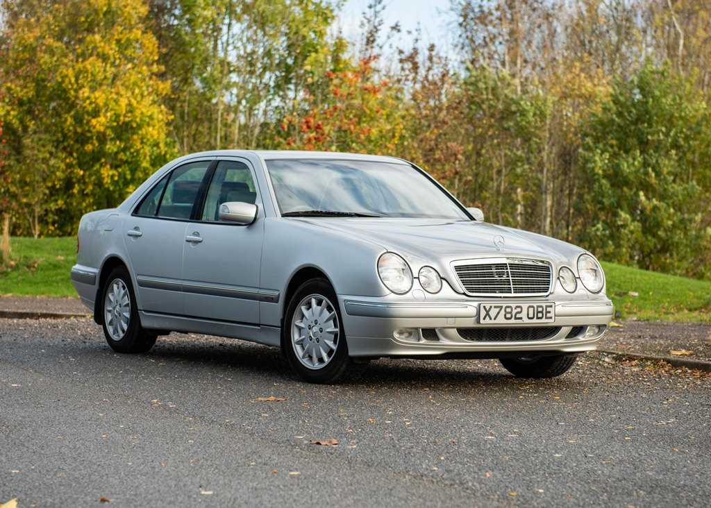 Click for high resolution Lot 134 - 2000 Mercedes-Benz E240 Elegance