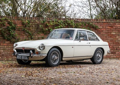 Lot 217 - 1972 MG B GT