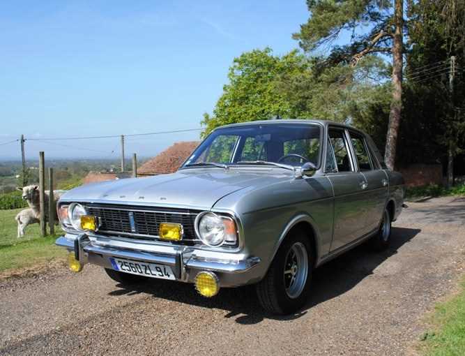 Lot 32 - Ford