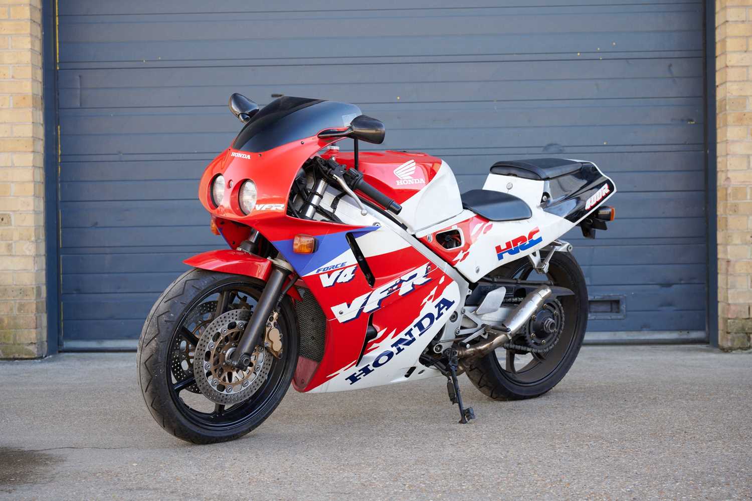 Click for high resolution Lot 109 - 1998 Honda 400VFR