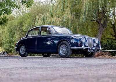 Lot 248 - 1968 Daimler 250 V8